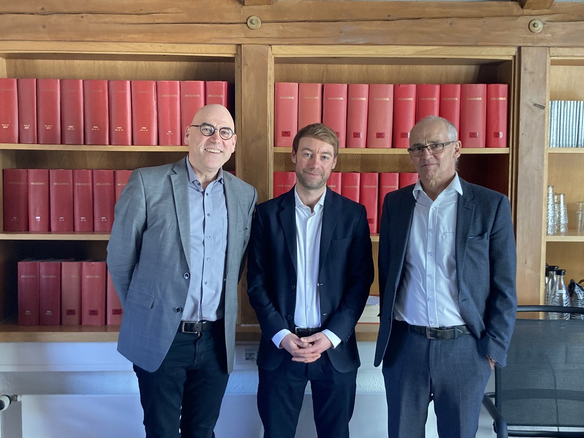 Heute hat Johannes Hillje (<a href="/JHillje/">Johannes Hillje</a>) bei Bernhard Wessels und mir seine Promotion verteidigt. Eine tolle Arbeit und eine beeindruckende Disputation: Die Konstruktion des „Wir“ der #AfD