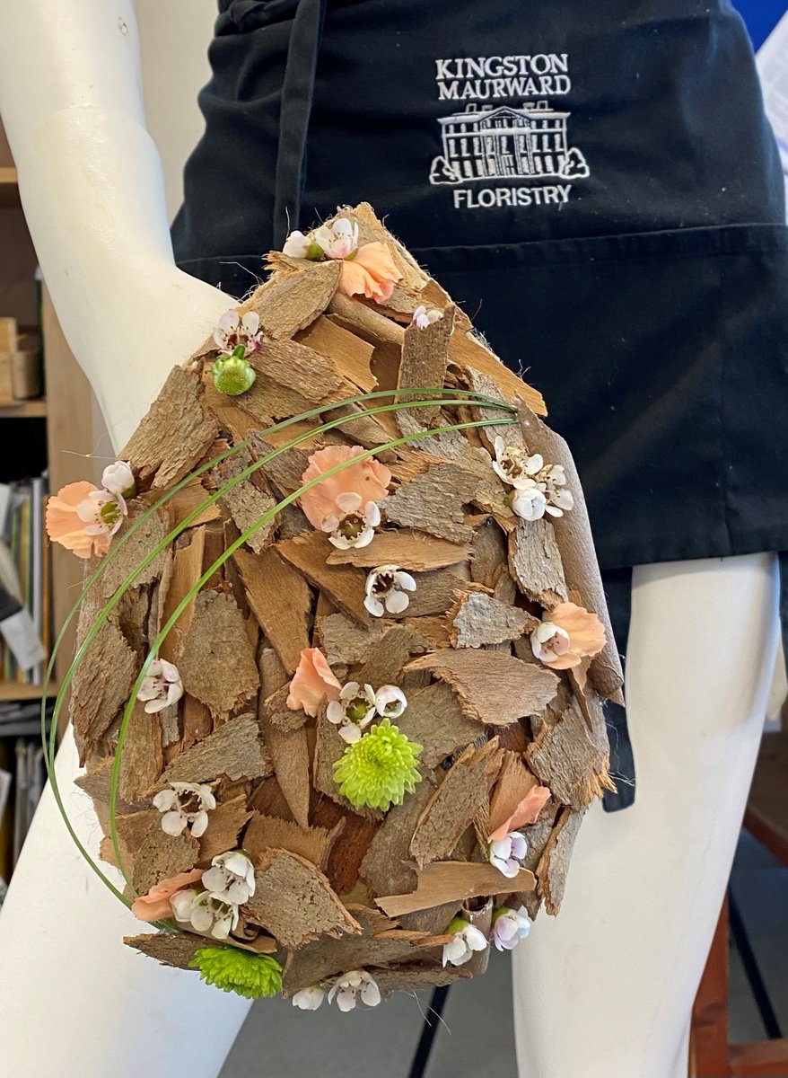 Our level 3 floristry students were inspired by Claire Cowling @thrive_floristry @thrivefloristry last week. Designing and creating these beautiful teardrop glued bouquets. Well done! #floristrytechniques #level3floristry
