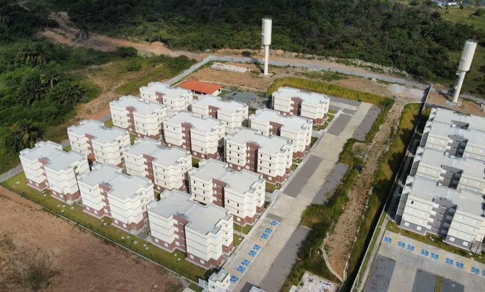 mnlmpe's tweet photo. Residencial Eduardo Campos III, Paulista-PE. Símbolo de Luta

É fruto da luta dos companheiros e companheiras da OLMP e do MNLM que  reuniram-se em 2006 na comunidade do Tururu, Janga, Paulista, com familias de baixa renda e ou situação de  precariedade. https://t.co/eqns3zRIe2