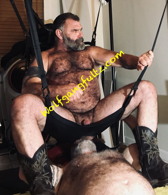 Riding this hairy dads course whiskers feels so good on my mancunt. More @ https://t.co/jV2bQ5xWyD #dilfs