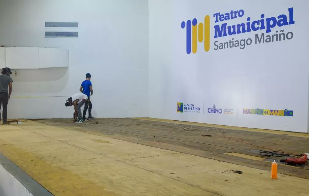 AlcaldiaSMarino's tweet photo. ¡Mi gente, el cambio es a todo nivel!

Estamos transformando el Teatro Municipal Santiago Mariño 🙌  será más confortable, para representar las mejores obras y actividades, que realcen la cultura en nuestro municipio.

#MariñoEsMariño 🔰
#MariñoCultura https://t.co/LmufPd2B8L