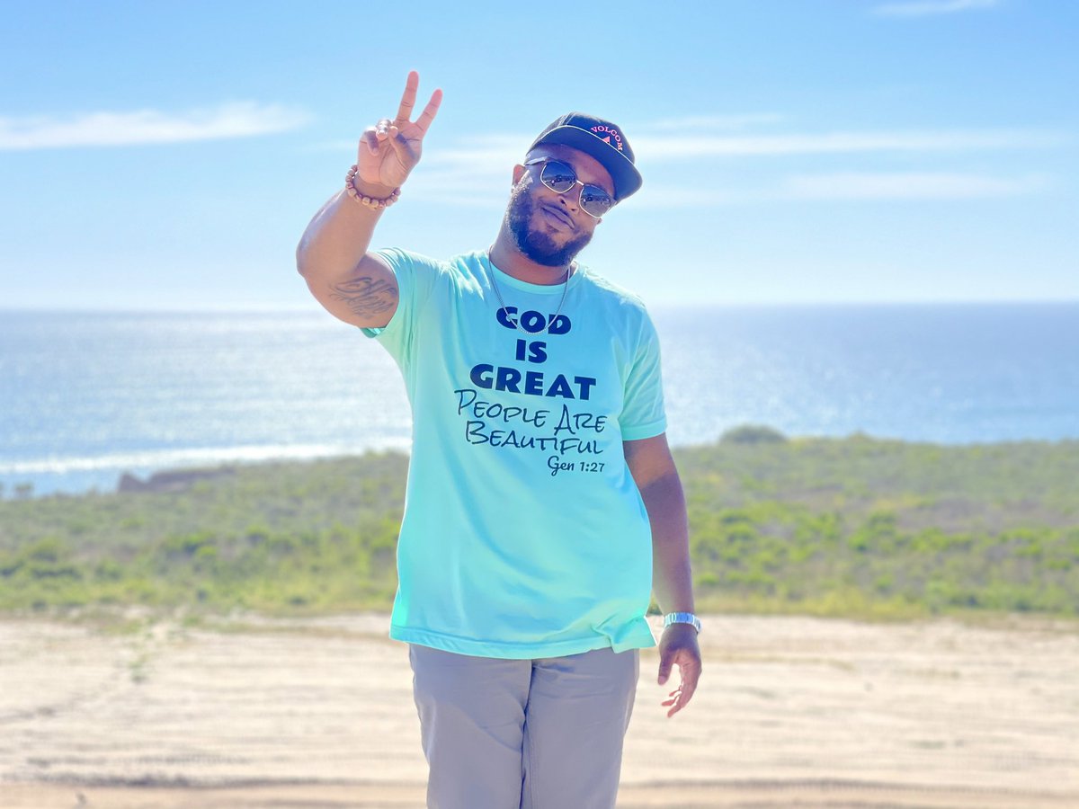 BeBoldWearTruth's tweet photo. Yes, God is Great; People are Beautiful!
#WearTruth https://t.co/G02snB0iDR