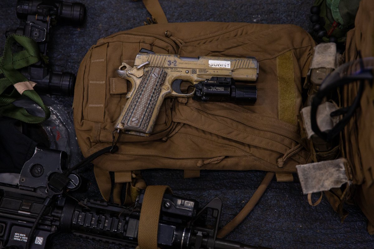 Defense_Imagery's tweet photo. Feb. 2, 2022: An M45A1 laid on top of a Force Reconnaissance Marine’s loadout prior to a VBSS operation aboard USS America (LHA-6) in the Philippine Sea. (USMC photo, Lance Cpl. Cesar Ronaldo Alarcon) #usmc #marines https://t.co/DYYg2hbKbM