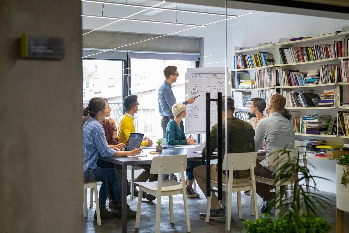 PMInstitute's tweet photo. PMI’s Mike DePrisco explains how—through #collaboration and feedback—teams can yield powerful results while continuously #adapting to ongoing #change. Learn more with @Forbes: https://t.co/ZMPQUZ1Wl6  #newworkecosystem https://t.co/2cShfxZ4Va