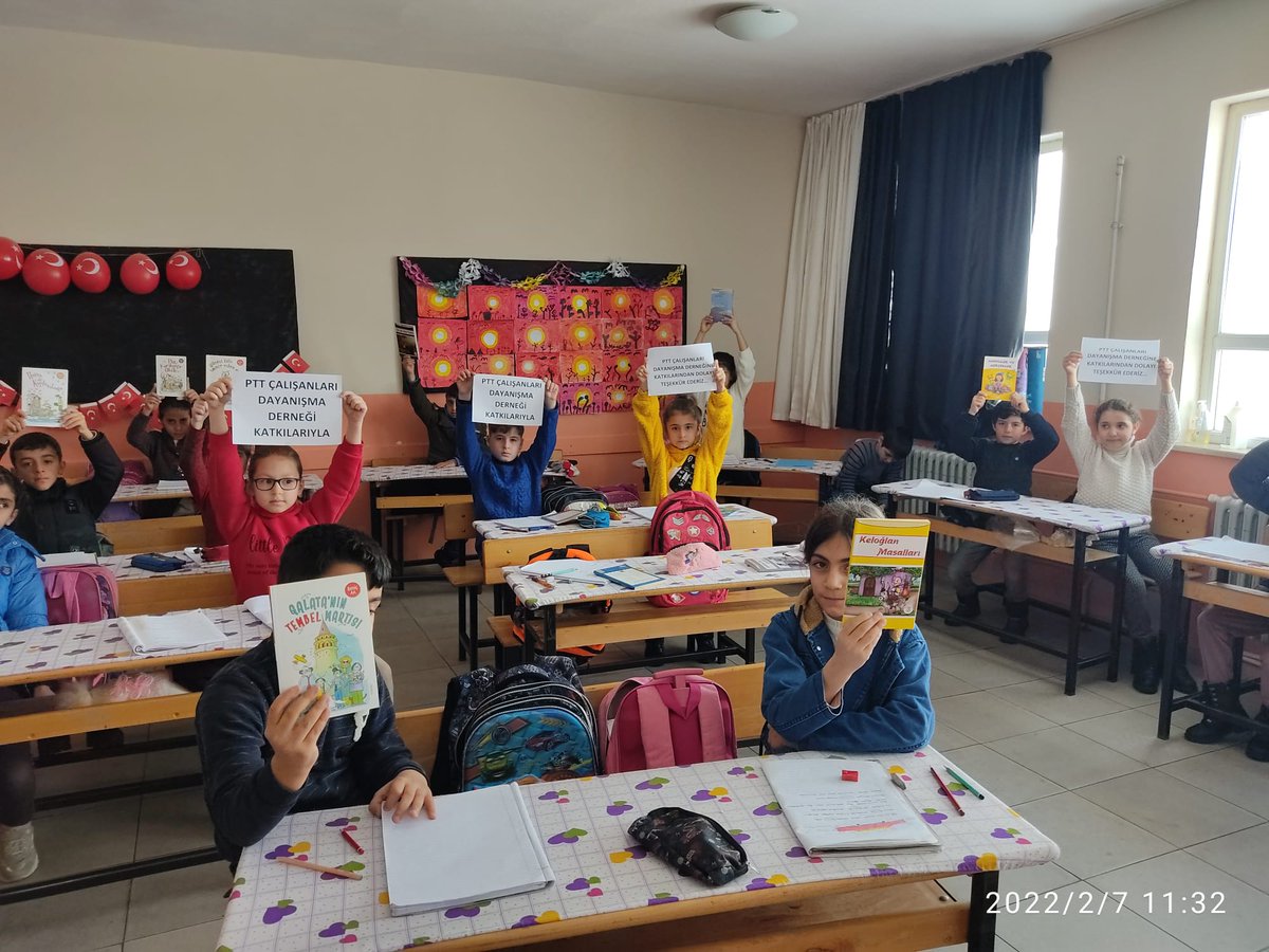 ulak_dernegi's tweet photo. Bitlis'in çocuk yüreklerinden sizlere selam getirdik. 

Derneğimizin katkılarıyla...

Bitlis Güroymak Mevlana İlkokulu Çocuk Kütüphanesi.

Bitlis Temsilcimiz Ferhat Arslangiray ve vesile olan herkese teşekkür ederiz. #Bitlis #pttder https://t.co/Flra3gElUv