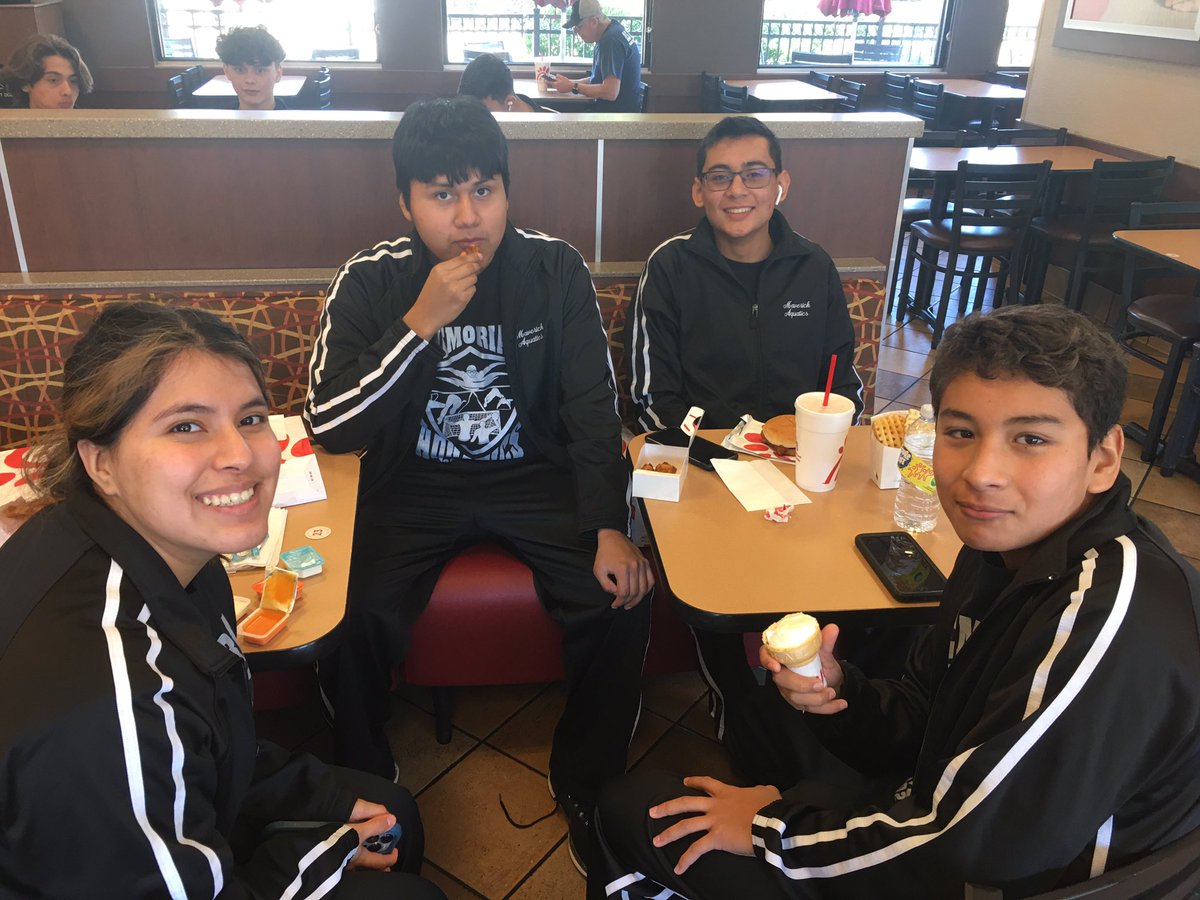 PRM_Aquatics's tweet photo. Team meal prior to @uiltexas region 6-6A swim champs @PMHSMavericks @SamRayburn_HS @PasadenaHigh #ThreeSchoolsOneTeam #PRMregionals https://t.co/3B8STPrhnS