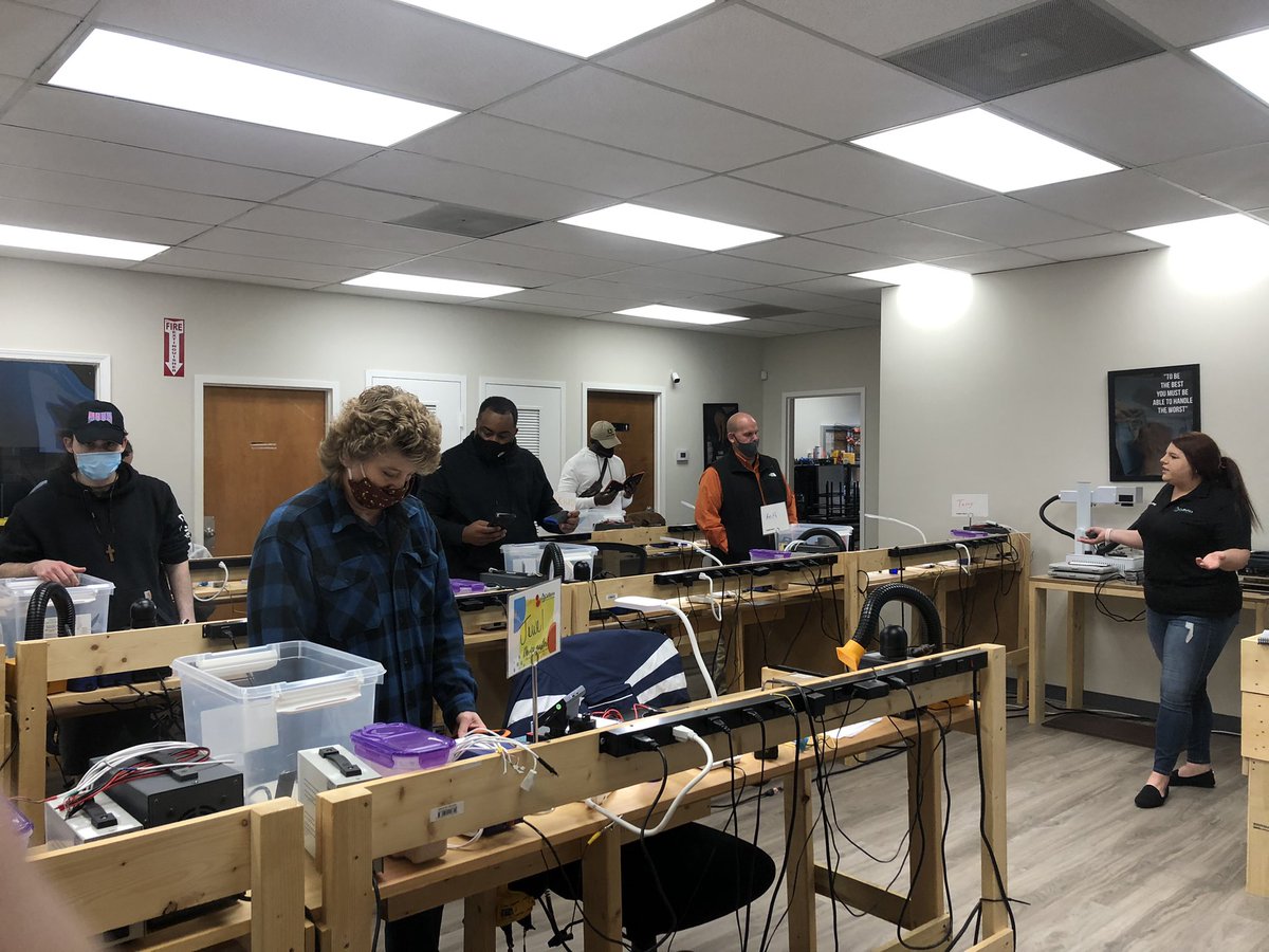 CellBotics's tweet image. Trainer Britaney going over all of the equipment we use in class! Here at CellBotics we like to provide you with a variety of tools so you can try them before buying! We even provide you with a list of vendors to purchase each one from! #cellbotics