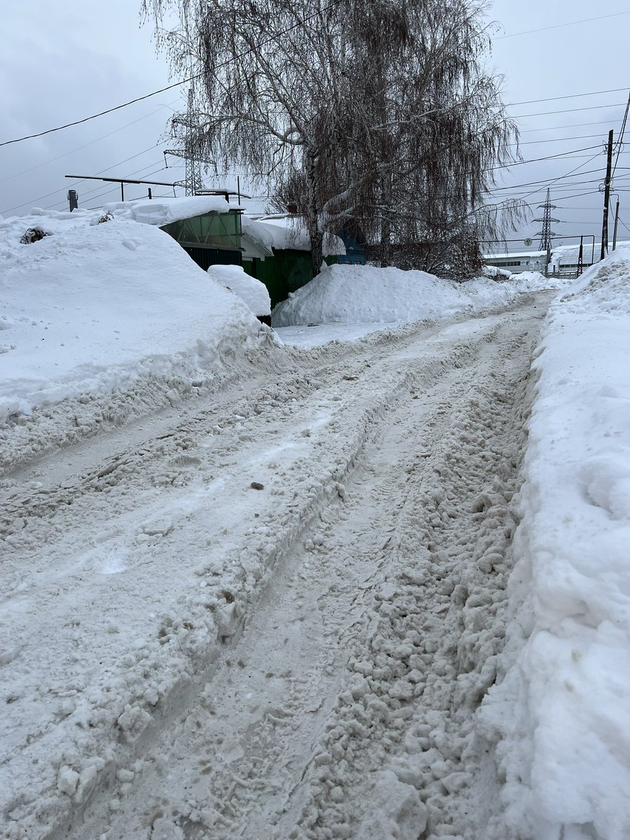 <a href="/SamMobilePriem/">Мобильная приемная Губернатора Самарской области</a> Здравствуйте! Просим почистить улицу Обсерваторную(Зубчаниновка,заезд с Магистральной)! В день по 2-3 машины застревают стабильно. Колея ужасная!С каждым днём раскатывают всё хуже и хуже!Помогите пожалуйста!