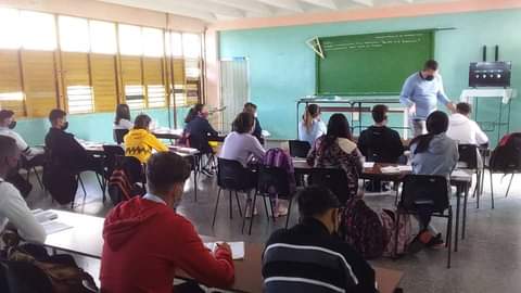 Se culmina hoy el proceso de firma de compromiso de los estudiantes de duodécimo grado a la Enseñanza Superior.