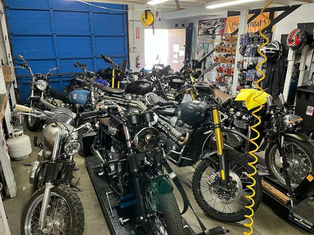 motochopshop's tweet photo. It’s Monday!!! 🏍😍 https://t.co/u79nwg4dPt