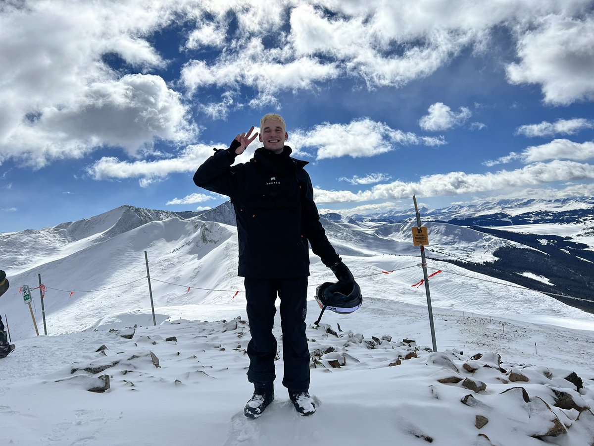 Griz's tweet photo. Hiked up a mountain yesterday https://t.co/6RCbnxJh5K