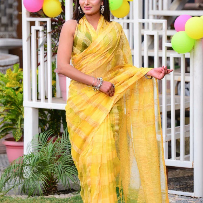 aairacreation's tweet photo. Febric details:kota ghicha
Pattern: check
Type: handweaven
Sarees size 5.50 mtr
Contact. blouse size1mt
Good quality
All colors are available
Free Shipping
Any time ready to delivery
Price 1080
Contact 9155555466
https://t.co/0L5UGNYtee
#patterndesign #handloom #pink 
#red #green https://t.co/J3b35Sx4Gb