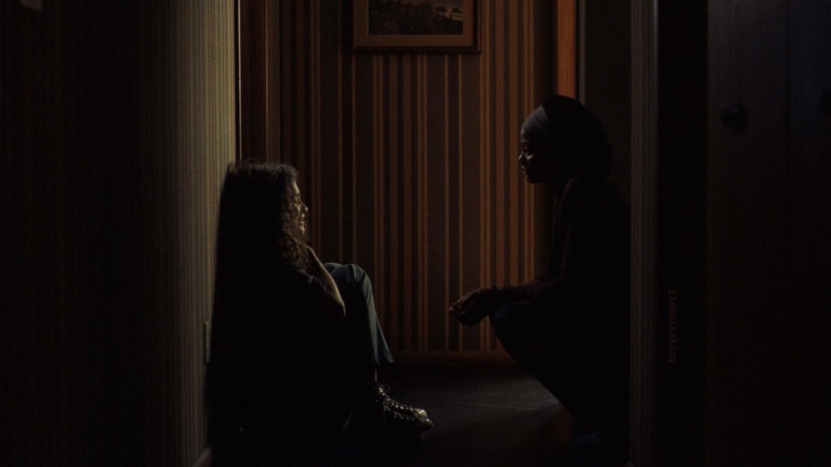 Mael_fbmt's tweet photo. Cet épisode 5 d'#Euphoria... L'introduction est absolument titanesque, elle m'a retourné dans tout les sens. La descente aux enfers de Rue dans la suite de l'épisode est magistrale et Zendaya est bluffante du début a la fin. Autant le dire, j'ai pris la gifle. https://t.co/KHz8eWhLXJ