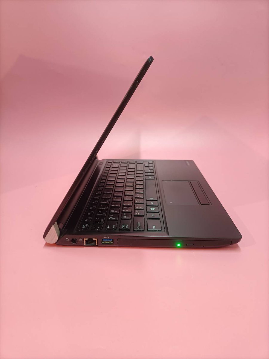 來了一台CP值超高的筆電
只有1.4公斤 超輕薄
I7六代處理器+8GDDR4 
240GSSD+750HDD
HD 520 同獨顯820M
重點是超便宜！！！ https://t.co/QngAVTQhZJ