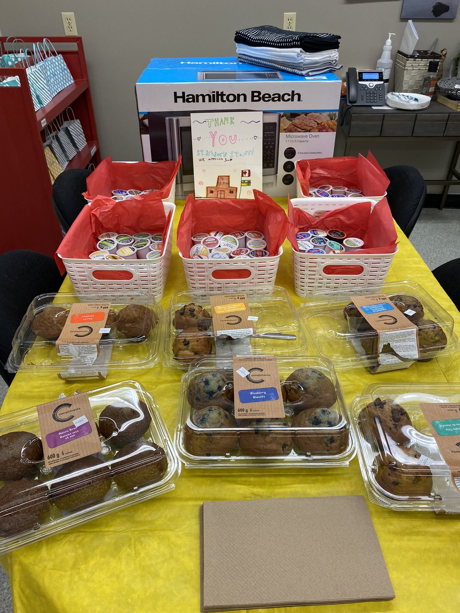 StaciSenger's tweet photo. What an amazing start to #teacherappreciationweek! Thank you @StGregoryRCSD and @RCSD_No81 for making us feel so special 🥰 https://t.co/8Brl1TnMTm