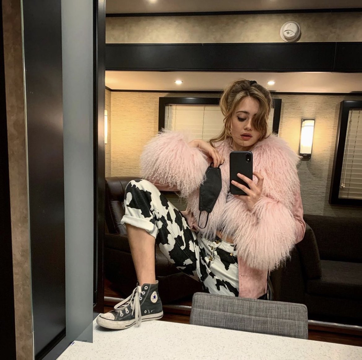 LOOK AT THIS COAT, HELLO???