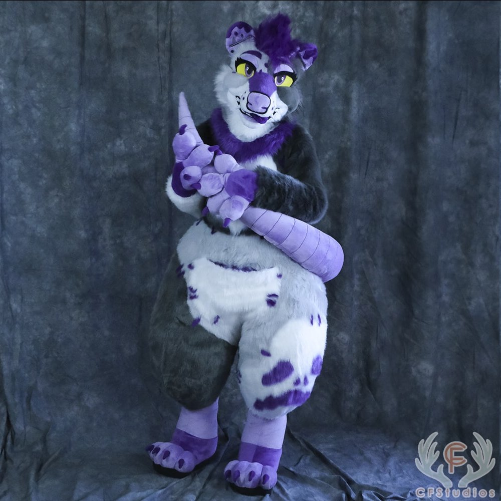 P0Eproductions's tweet image. We love those little pops of color! 💖🖤🤍💜