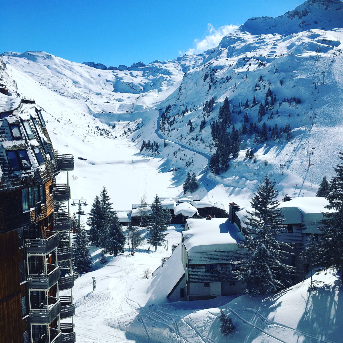 aprsfacile's tweet photo. L’aprs passe bien jusqu’en haut d’ #avoriaz merci F5ZFL (75km) et HB9GE-4 pour avoir relayé les dernières trames 😝 #Vacances https://t.co/VKgIc7m5QR