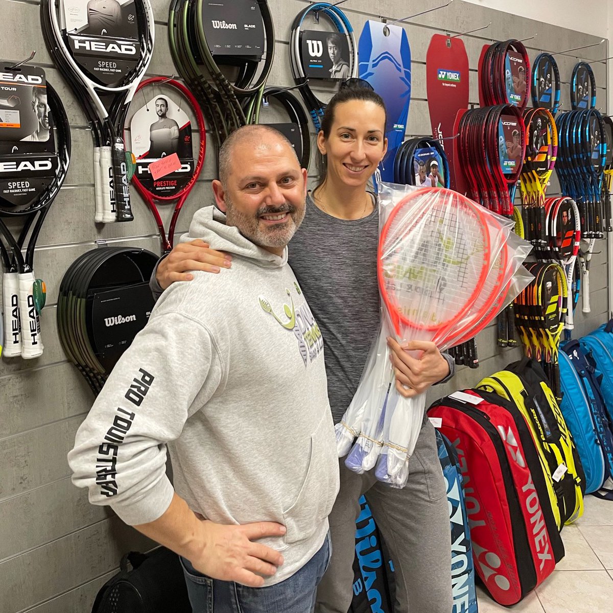 Did you know that there are only 13 ERSA International Master Pro Tour Stringer in the whole planet? I'm really lucky that I can count one of them as a friend and, in fact, he has recently helped me find a racquet that suits me. He's such a great person! 🥰 #MarcoRossani