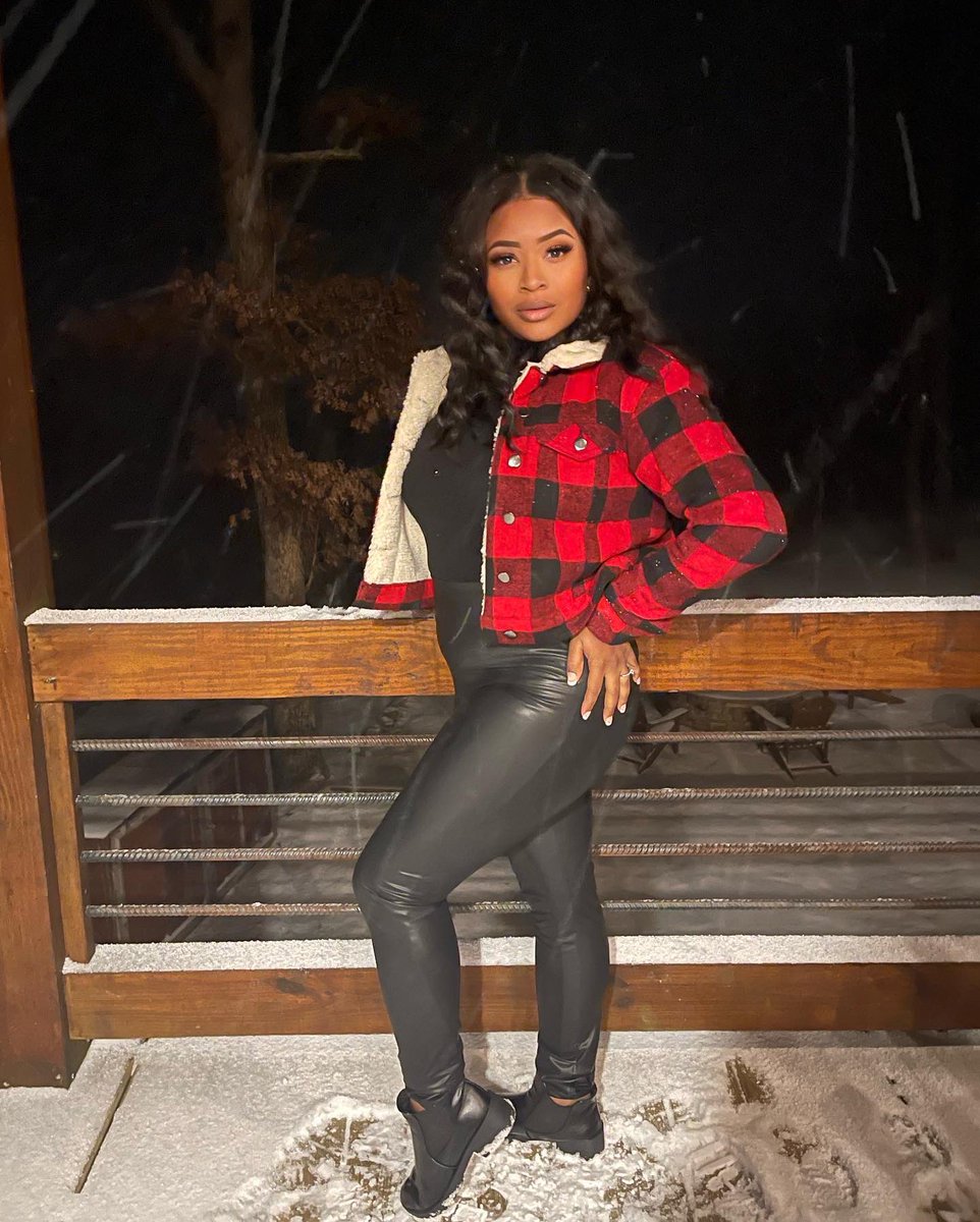 _bashfulbeauty's tweet photo. My Flannel Fling Before The Ring💍♥️🖤 

#bachelorette #bacheloretteparty #cabin #blacklove https://t.co/8KBxgRTJCh
