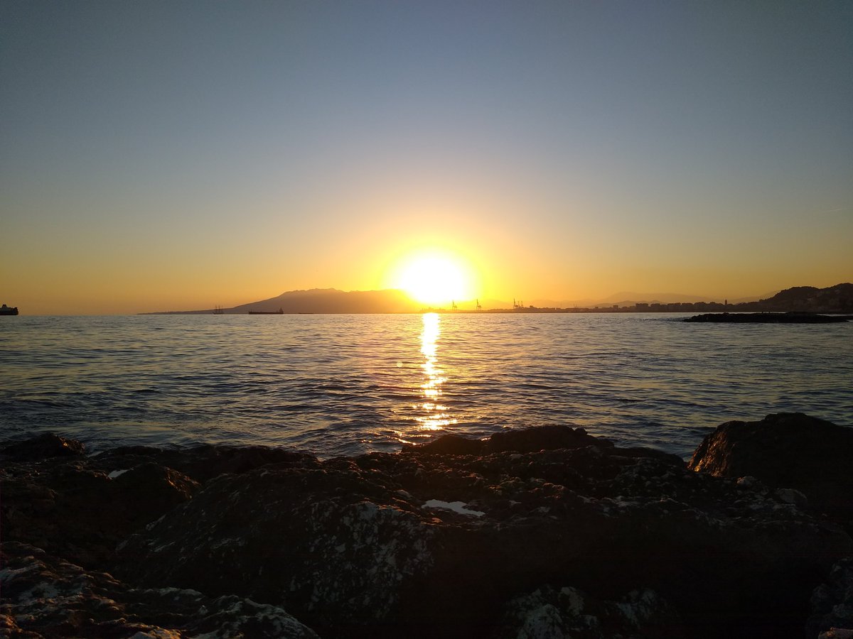 196Destinations's tweet photo. Sunset Live From El Palo, Málaga.
Beer of the day: A smoked bock from menduiña!
Need help travelling here by train? Let me know or post to twitter with #trainquery https://t.co/OiXIwJ79Wd