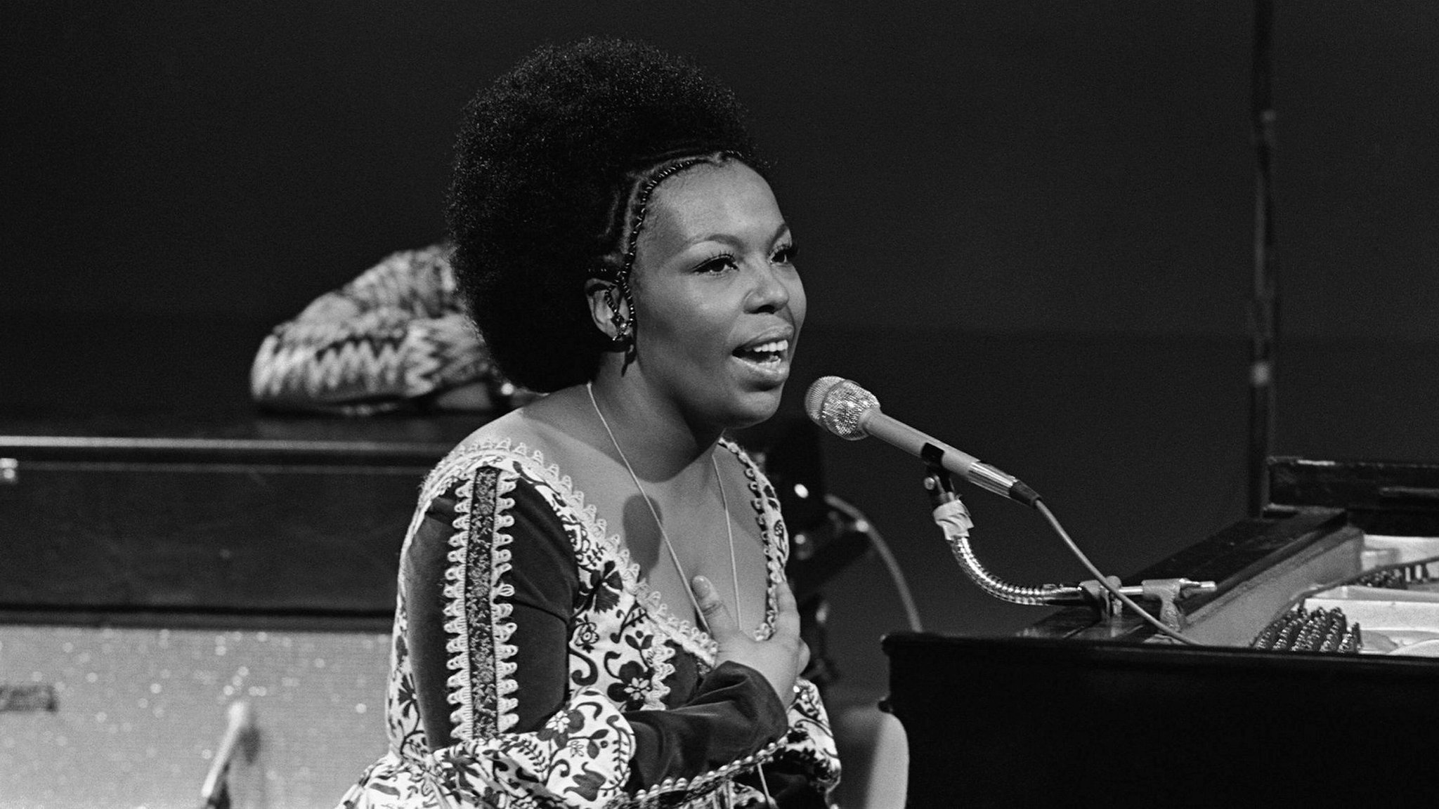 \"One of the primary qualities of a good performance is honesty.\"

Wishing a happy birthday to Roberta Flack! 