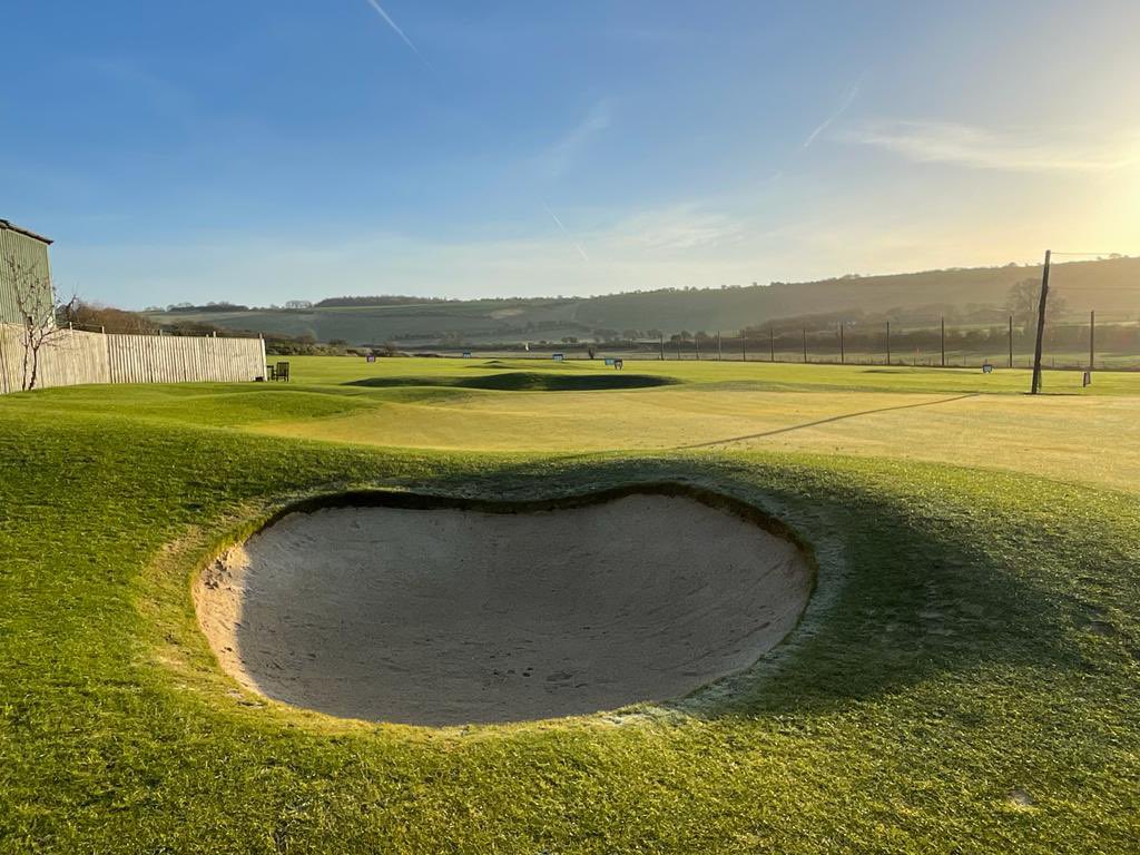 What a sunrise this morning at <a href="/OgbourneDownsGC/">Ogbourne Downs GC</a> the short game area 👌🏽 ~ just 8 weeks to go before opening