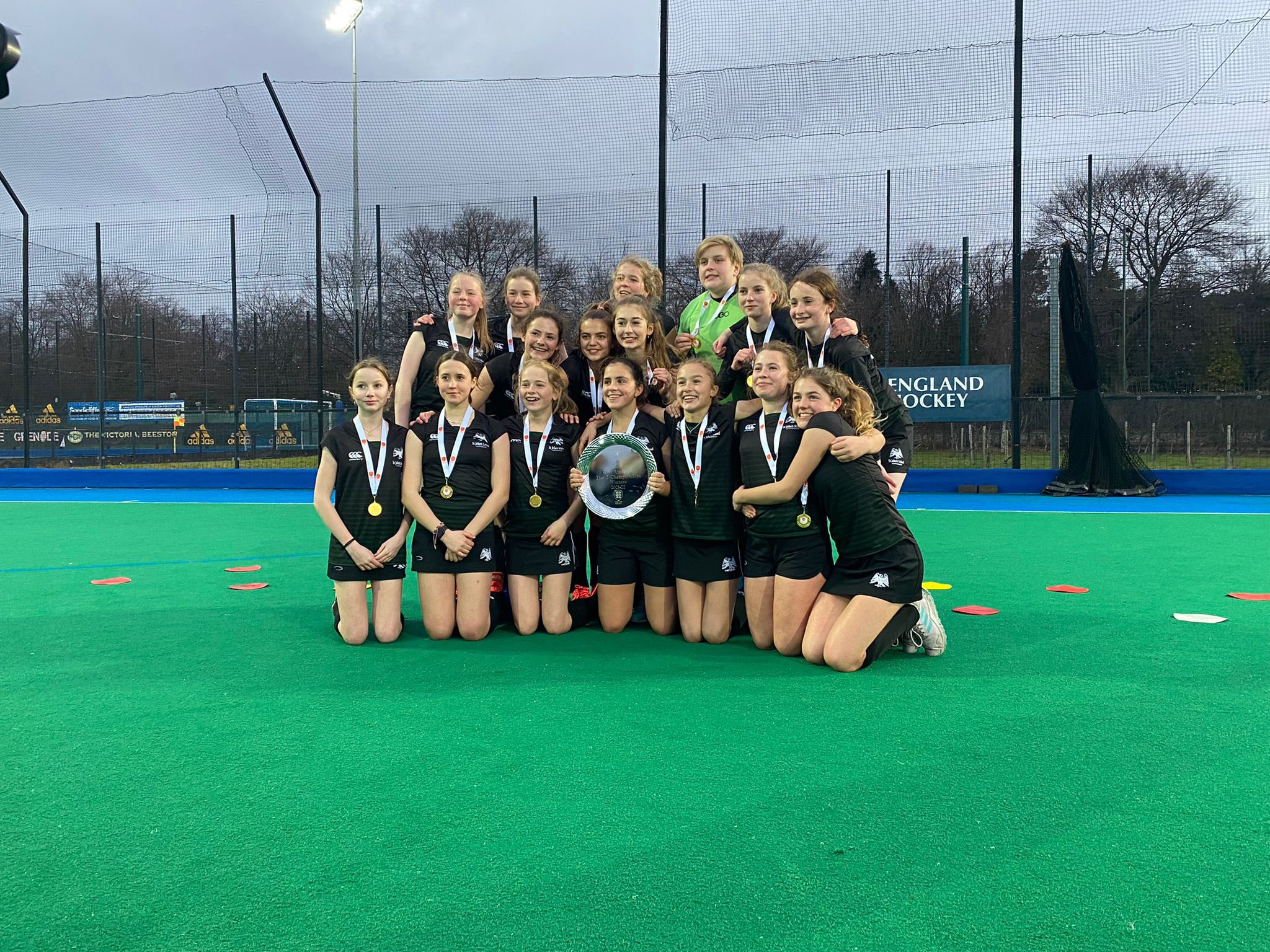 Rowena Cole (rowenacole01) / Twitter