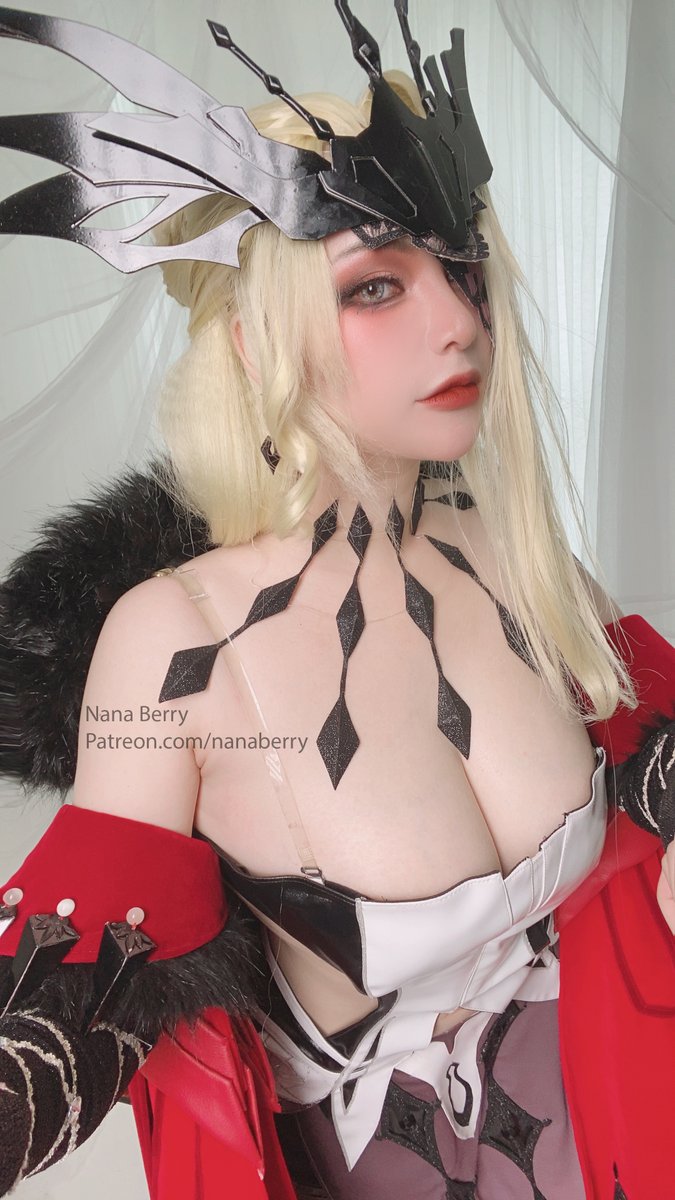 La Signora is on board for this month Tier A Patreon! https://t.co/a72MfYuoRC