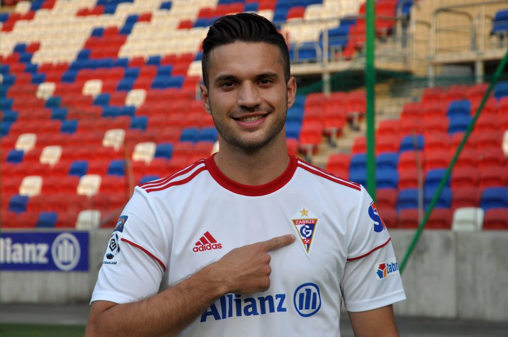 GornikZabrzeSSA's tweet photo. Dziękujemy Jesus ❗️
🤍💙❤️
📸 Zapraszamy na krótką zdjęciową podróż. Począwszy od badań lekarskich i podpisania umowy, poprzez debiut z Zarią, na pożegnaniu w szatni skończywszy. 
Więcej ➡️ https://t.co/WoJjqdCuLo https://t.co/EWTSyj2ILs