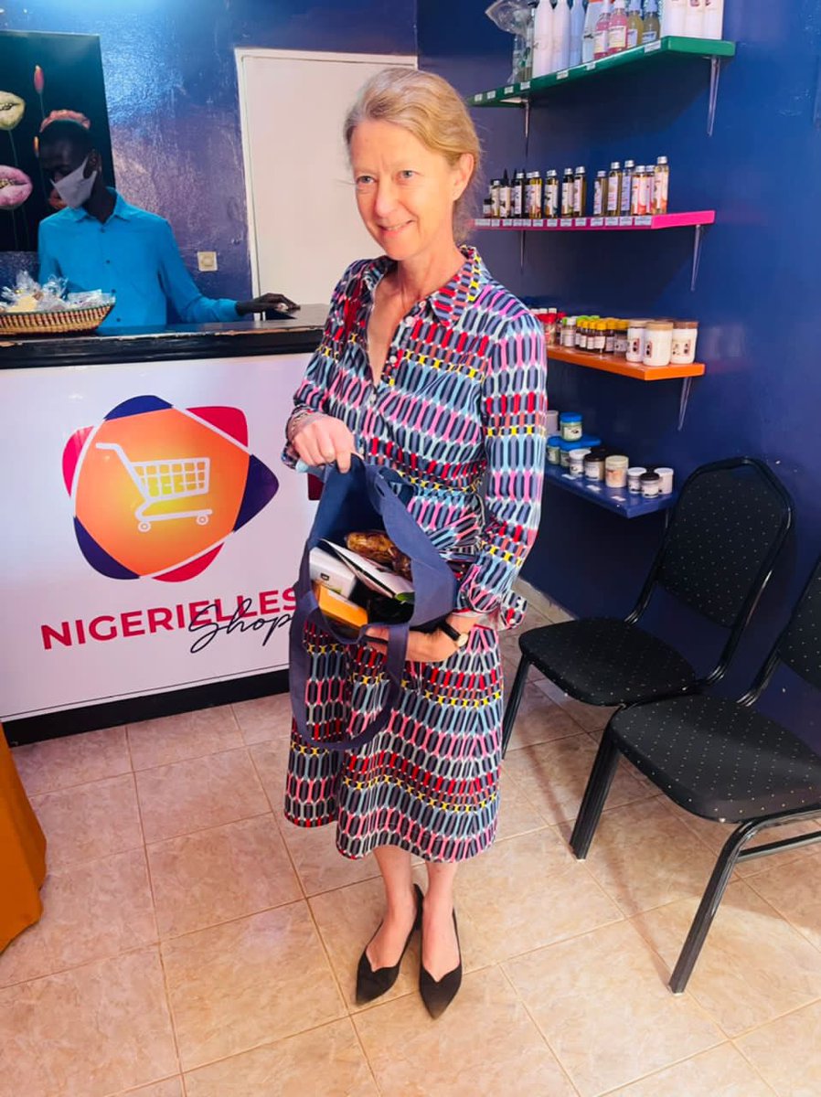 CMInglehearn's tweet photo. À la découverte de différents articles produits par les femmes soutenues par @Nigerielles. Allez les femmes entrepreneuses du #Niger. 
#consommonsLocal https://t.co/cyuzlyfMxN