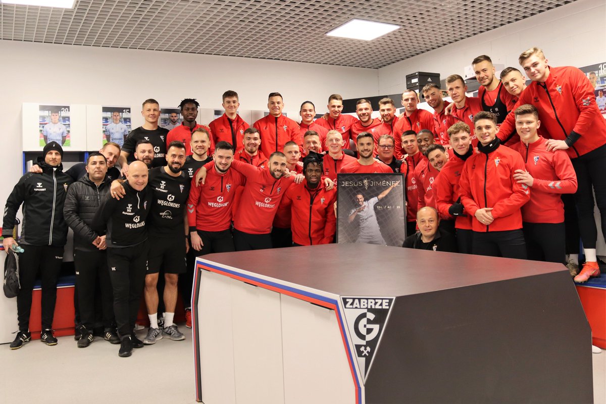 GornikZabrzeSSA's tweet photo. Dziękujemy Jesus ❗️
🤍💙❤️
📸 Zapraszamy na krótką zdjęciową podróż. Począwszy od badań lekarskich i podpisania umowy, poprzez debiut z Zarią, na pożegnaniu w szatni skończywszy. 
Więcej ➡️ https://t.co/WoJjqdCuLo https://t.co/EWTSyj2ILs