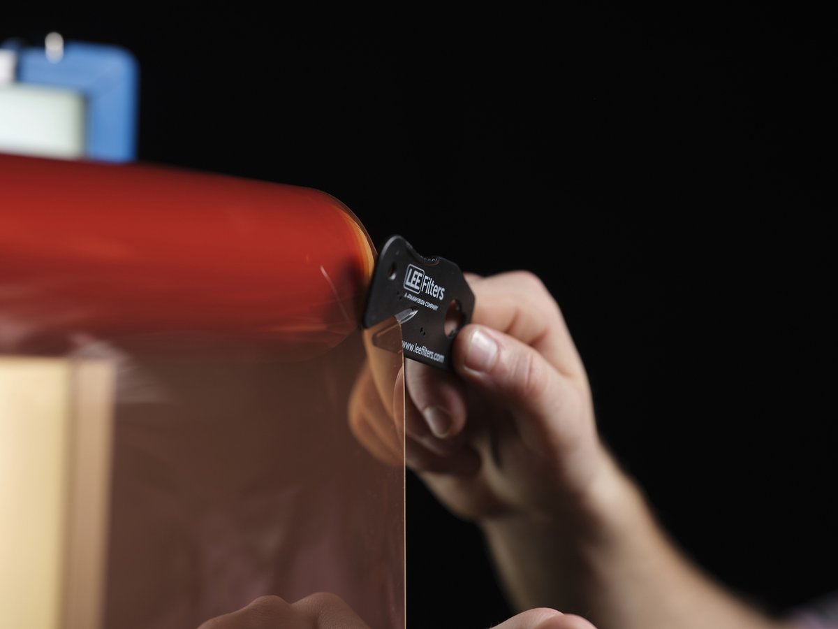 LEEFilters's tweet image. Some LEE 205 Half C.T orange BTS 🟧  

What LEE gels are you using for your next project? 🤔 

#LEEFilters #ThinkLEE #LEEGels #orange #colour #colors #lightingdesign #theaterdesign #gelphotography #filmlighting #filmmaking #setlighting #DOP #photography