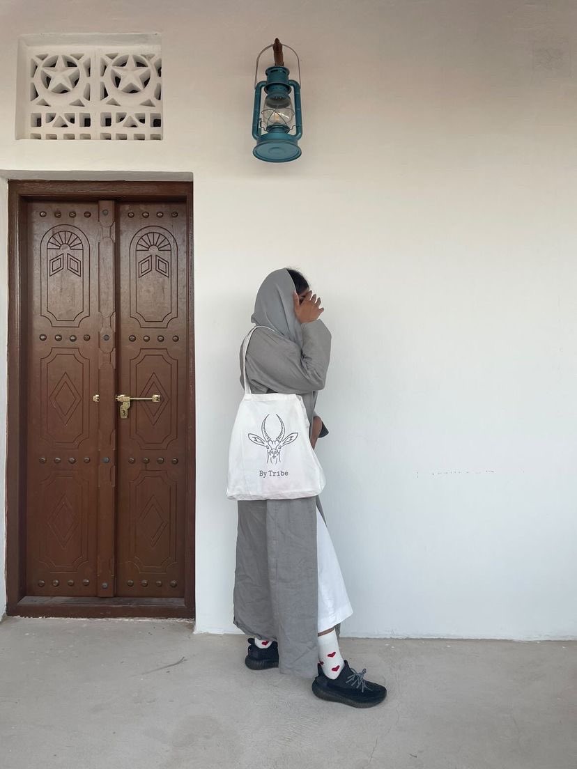 Jawarb_ae's tweet photo. على أمل أن تهبكم جواربنا الدفء في ليالٍ شديدة البرودة ❤️

📸 | @nnrjess + @roouddaa 

https://t.co/Mmss3rN8Zk https://t.co/qfm7pC6uhj