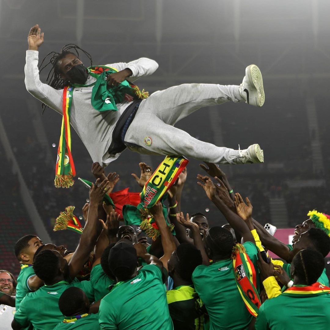 SamuelEtoo's tweet photo. This was #AFCON2021 🏆🔥 It has been a true honour to have hosted such a legendary tournament in Cameroon. Together, we’ve written history, forged friendships and demonstrated the unstoppable force that is African football. Congratulations to Senegal, our new African champions 🇸🇳 https://t.co/4vtdLcR4MF