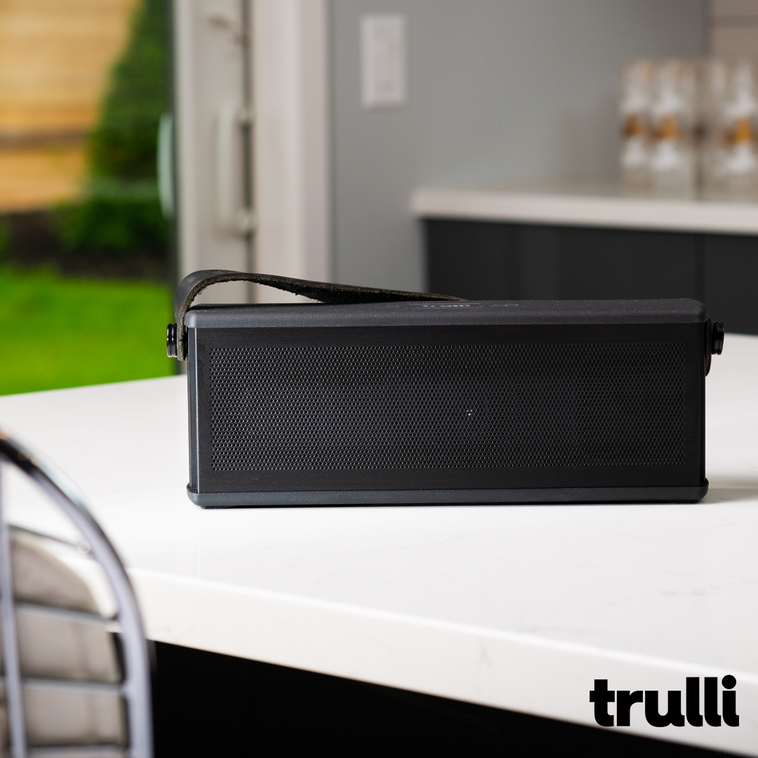 The JAM5 was designed for people who expect unreasonably great performance from their portable speakers. 

#HiFi #PortableAudio