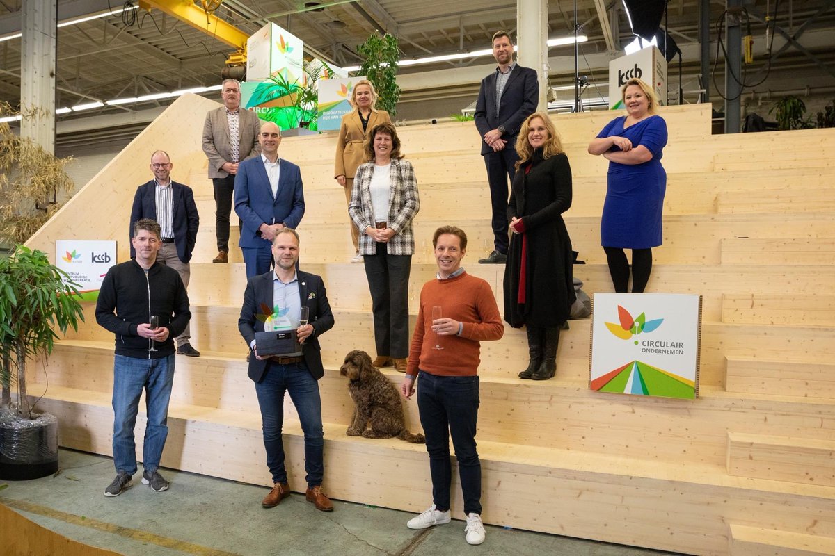 Wat een gave dag vandaag, is je bedrijf in eens De winnaar van “DE CIRKEL 2021” de prijs voor het meest circulaire bedrijf uit het rijk van Nijmegen! Dit is echt een mooie kroon op ons werk tot op heden en erkenning voor het hele team van ECO+BOUW!

#cirkel2021 #ecoplusbouw