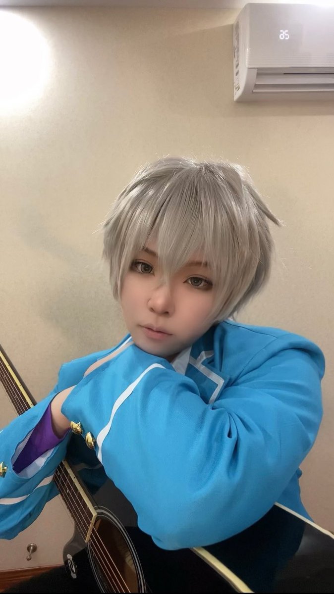 wwSAMA2333's tweet photo. 伪一些关于大神晃牙的日常🐺
小柯基真的非常可爱啊～

耳钉不还原抱歉，没有买到合适的耳钉
照片是在漫展控场的时候拍的(*≧ω≦) https://t.co/C82uRtSWib