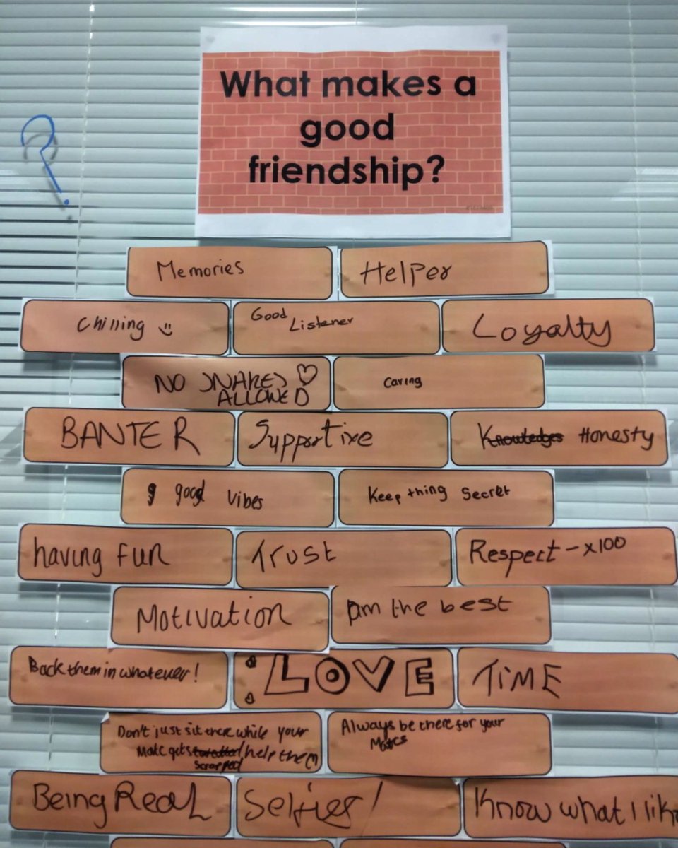 BLGCofficial's tweet photo. Last week @ The Bank we focused one of our workshops around FRIENDSHIP ✨
We talked about the importance of friendship & what makes a good friendship. We then discussed all the qualities of a good friend and thanked our friends for being so special! 🙌
#SeniorClub #YouthWork https://t.co/44brTyqPiW