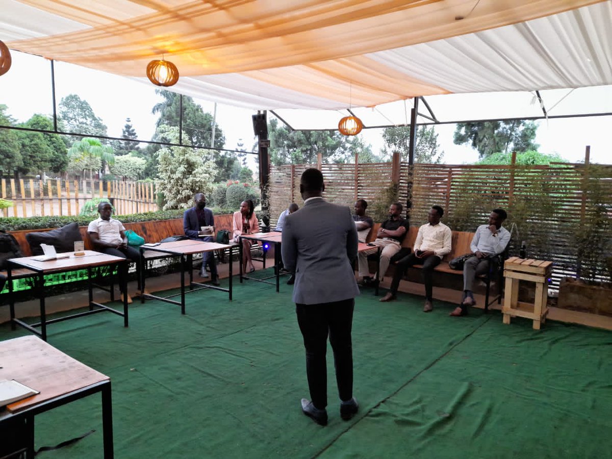 RctNaguru's tweet photo. From the just concluded insightful fellowship on #PersonalFinancialManagement. @philipoustin did a good job enlightening us on how to best manage our finances through, among a number of things, sticking to a budget as well as saving habitually. https://t.co/emGWcg0msV