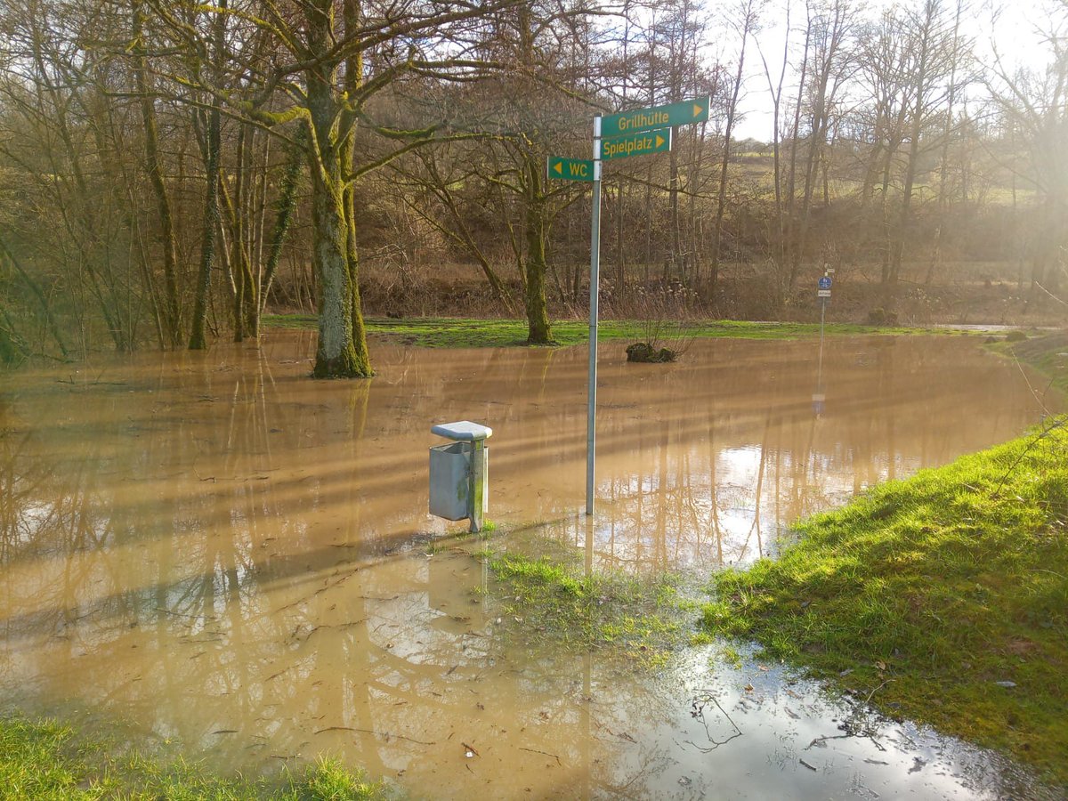FF_VG_ZW_Land's tweet photo. 06.02.22, 19 Uhr
#Sturm #Roxana #Löscheinheiten
Althornbach, Hornbach mit TLF 16/25 und MZF 1
Mauschbach, Dietrichingen, Großsteinhausen 
Kleinsteinhausen, Dellfeld, Contwig 
Feuerwehreinsatzzentrale @FF_VG_ZW_Land https://t.co/mCSYAigk3j