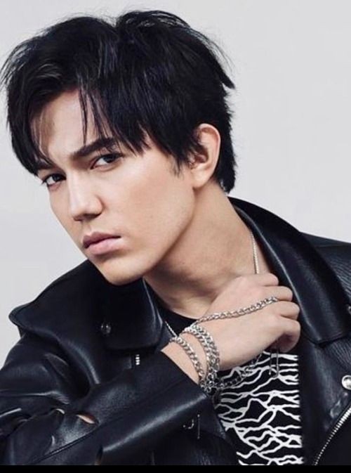 dear_dq_arg's tweet photo. @SpotifySpain El bombón: @dimash_official me ayuda a sobrevivir todos los días de la semana sólo con su existencia!🔥 #DimashQudaibergen y claro con #FlyAway sonando🎶🎵✈️😎🇦🇷♥️ https://t.co/QGEkIr0cXi