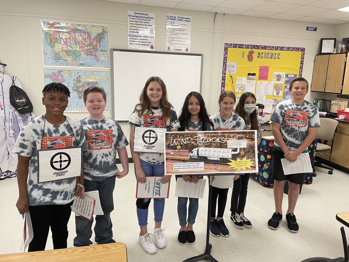 CSIFelder's tweet photo. Day 1 ✅ 6th grade @BrenhamMiddle GT students competed in @FIRSTinTexas remote competition. The other 4 teams compete tomorrow. These kids amaze me! Way to represent @BrenhamISD https://t.co/j85S4UroWs