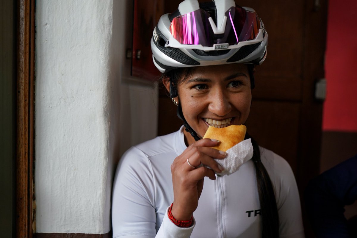 𝟲:𝟬𝟬 𝗔𝗠 dimanche matin à #Bogota ⏰

Comme beaucoup d’afficionados, Ana Rios part s’entraîner sur les routes du nord de la capitale colombienne 🚴🏻‍♀️🇨🇴