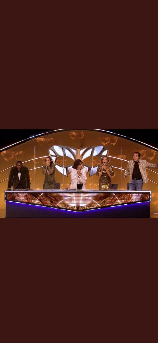 Joan Collins has no idea who Michelle Williams is…funniest thing #MaskedSingerUK