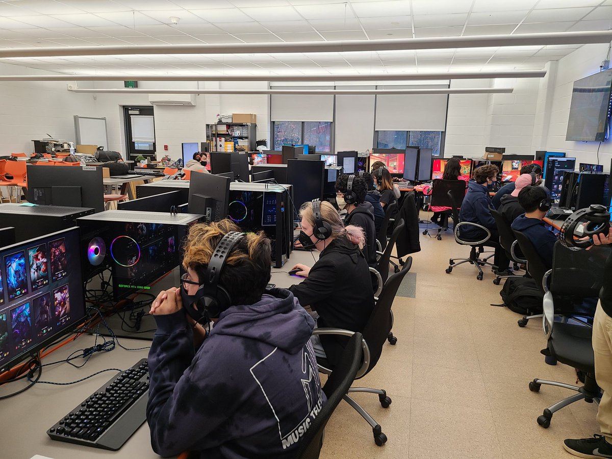 There was a lot happening at the BHS esports facility today. #Overwatch and #LeagueOfLegends practice, #RocketLeague state Champs match with casting. Thank you to all of our players, coaches and support staff for making this program awesome!