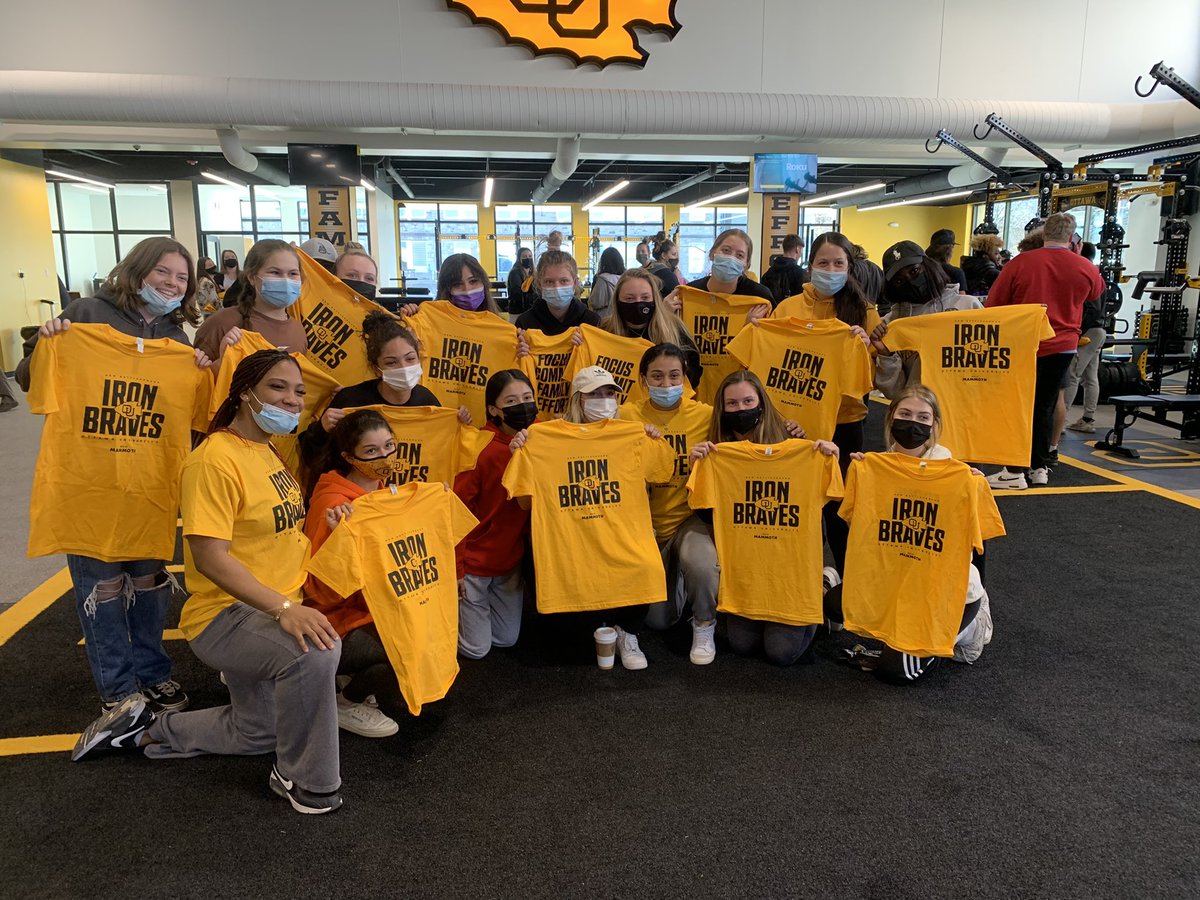 BravesAthletics's tweet photo. Students getting hooked up with shirts and loving the new 𝐁𝐀𝐏𝐂‼️#BraveNation https://t.co/7aNv9SDNOM