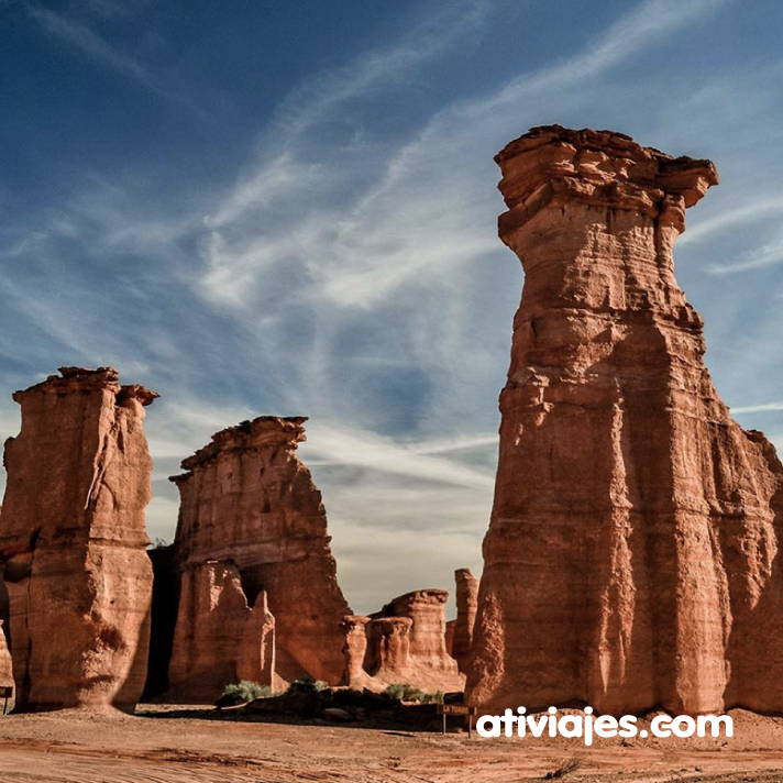 ativiajes's tweet photo. 🌅
La Rioja
Ubicada en el noroeste del país. Predomina un relieve montañoso de escasa vegetación. Algunos de sus atractivos principales son, el Parque Nacional Talampaya y la Reserva Natural Colorados.
#atilugares #ativiajescom https://t.co/vNwvVTyJ9v
