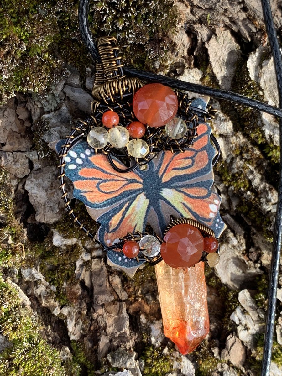 MeadeSteff's tweet photo. Monarch butterfly pendant with treated quartz https://t.co/1lWIaMylyl https://t.co/Z7m0dPoL8h