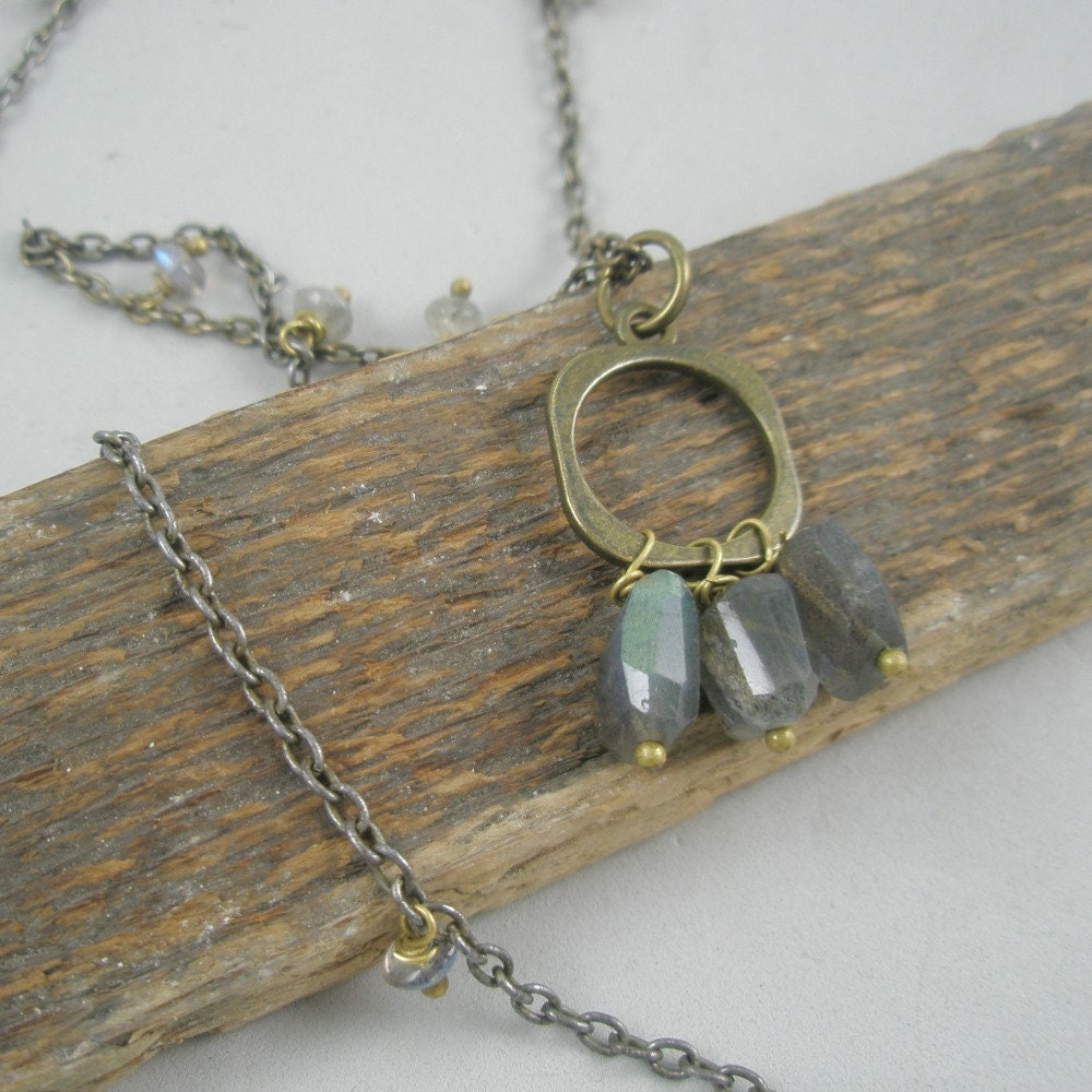 stoneberri's tweet photo. Labradorite Dangle Necklace https://t.co/vYJmKNlphZ #Stoneberri #Etsy #BronzeChain https://t.co/Ipi0OhEEPa